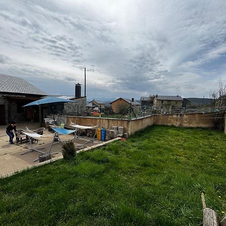 Albergue De Peregrino Cruz De Fierro Фонсебадон Екстериор снимка