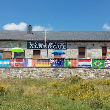 Albergue De Peregrino Cruz De Fierro Фонсебадон Екстериор снимка