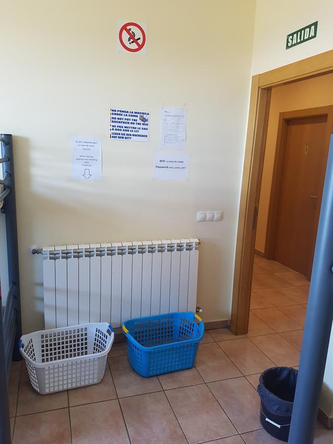 Albergue De Peregrino Cruz De Fierro Фонсебадон Екстериор снимка