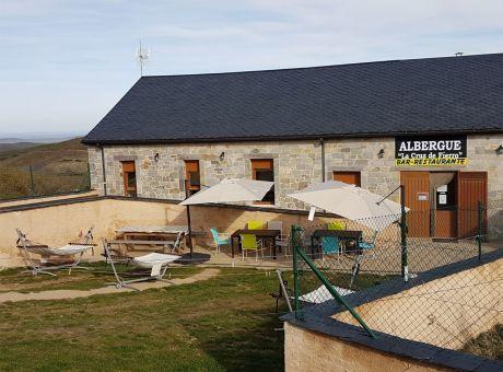Albergue De Peregrino Cruz De Fierro Фонсебадон Екстериор снимка